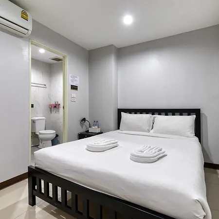 Red Pin Inn 好运旅馆 Bangkok Exterior photo